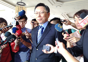 連戰出手救選情  柯P：爸爸幫兒子很自然