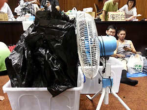 立院突斷電  議場20多台電風扇動不了