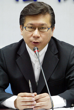 陸委會副主委張顯耀  將兼任海基會副董