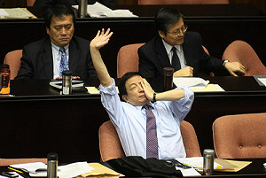 管中閔怪媒體對死者不敬 先前不知運匠自殺