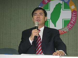 張榮恭剪報為証  綠營質疑2010年WHO密件由來