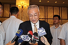 阿嬌是白手套？吳敦義：別含血噴人