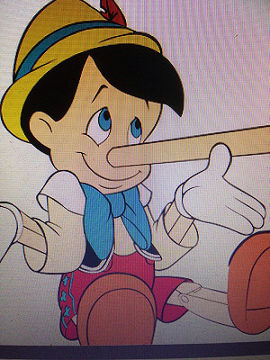 謝po小木偶圖  諷馬英九綠卡說不清楚