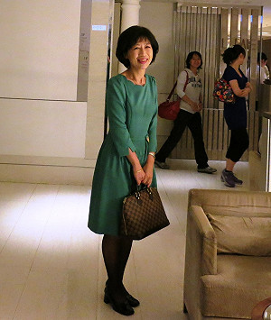 柯文哲妻綠套裝赴宴：先生跟你們同顏色的