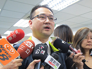 綠呼籲朱立倫  接受三立邀約辯論