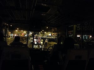 帆廷被抓上警備車 臉書報平安