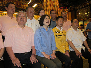 蔡英文：Freddy重金屬音樂  聲音大了一點