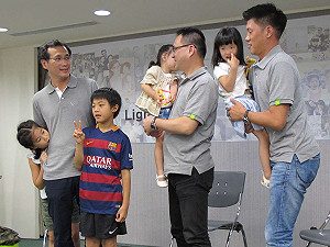 父親節將至  綠發言人群難得分享爸爸經