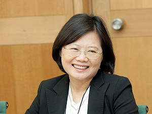 學者批不分區名單 蔡英文：仔細聆聽