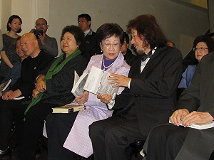 扁哭勸呂秀蓮別絕食：我一個人死就好了