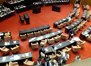 藍搶排監督條例  綠再提700案杯葛