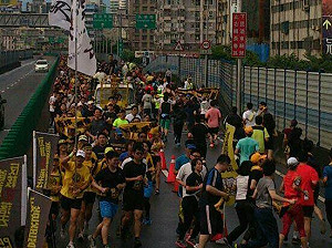 反核路跑　2千人排出 NO NUKE NOW