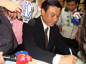 胡志強民調小輸蘇嘉全  背後的意義
