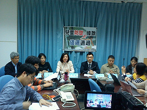 去年5童墜樓亡  藍委推「防墜條款」