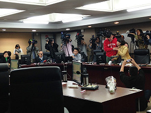 因警執法意見不同  藍綠議員隔空叫罵