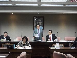 等不到張善政  交委會通過譴責案