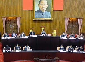 綠提案杯葛議事  順利擋下監督條例付委