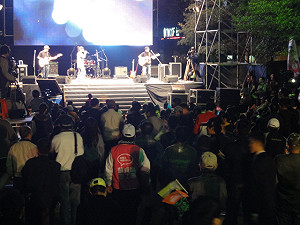 郝龍斌領先擴大  蘇貞昌總部氣氛低迷