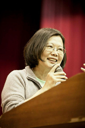 財訊：像閃避高壓電 蔡英文避談卡蘇