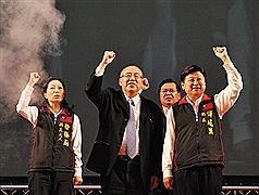 傅崑萁公開挺馬  籲政黨票投給橘