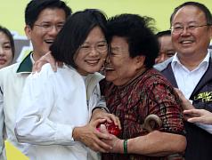 小英：貧富差距太大 才有羅賓漢出現