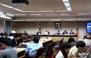 監票資格放寬初審通過  送朝野協商