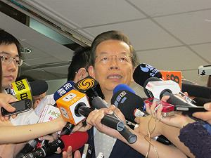 敏感或時間敲不攏 謝長廷取消會晤陳光誠