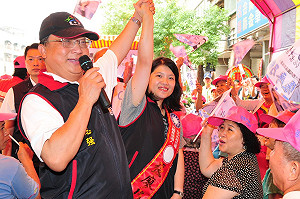 胡志強為藍營議員候選人站台 聯合拉票