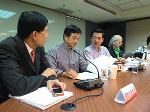 台胞證20分前通知卡式化  夏立言：很不舒服