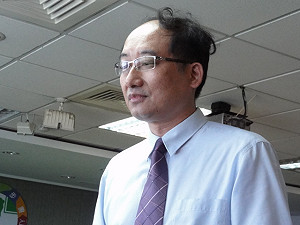 綠營民調：小英以0.4%微幅領先朱立倫