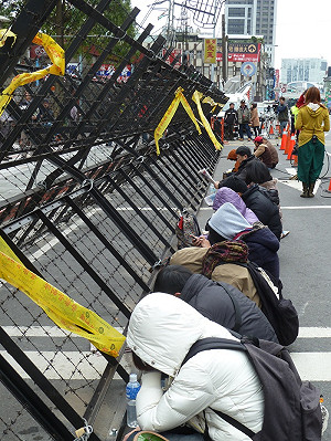藍黨部靜坐學生：不期待馬有什麼回應