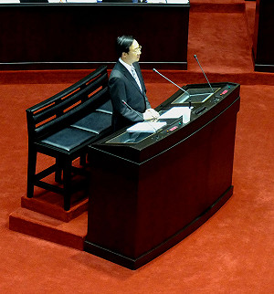 江揆：佔中和平理性 太陽花混亂沒焦點