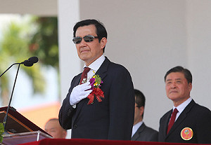 馬發紀念章給抗戰老兵  高廣圻盲腸炎缺席