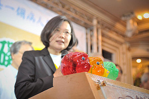 三隻小豬顛覆了選戰