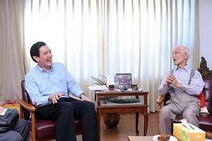 馬臉書盛讚余光中  效果適得其反