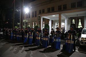 政院：警政署正調派警力前往立法院