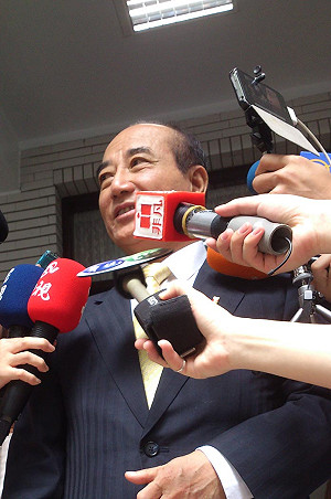 連戰夜宴大老  王金平：擔心兒子選情