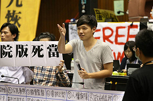 清明節守議場  陳為廷：跟祖先說對不起了