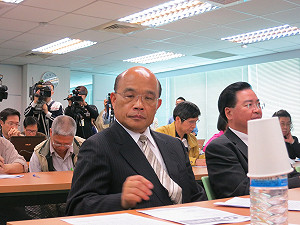 播放扁走路影片 蘇貞昌：侵犯人權