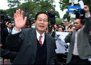 陳秋政觀點》交易式的民主，代價由誰承擔？