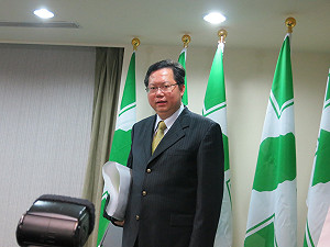 要辯中國政策  鄭文燦：先擴大參與再說