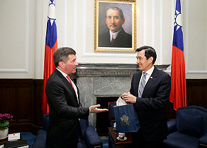 美國助卿會馬  稱台灣是美國重要盟友