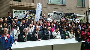 循柯P模式比民調 洪舅胡世和選新莊立委