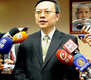 遭蔡正元批躲起來  王郁琦：我有上節目