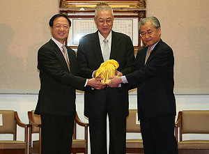 毛治國：以更謙卑態度 促成跨世代合作