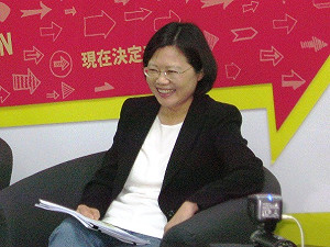 小英嗆馬：除米酒外，請提連任政見