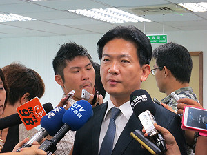 民進黨擬在國慶日宣布提倒閣案