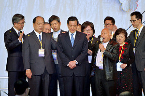 馬英九：盼像摩西交棒年輕人完成使命