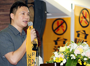 王丹險遭刺　考慮在台申請保護
