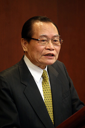 扁成廢人？曾勇夫：北監已盡力照顧